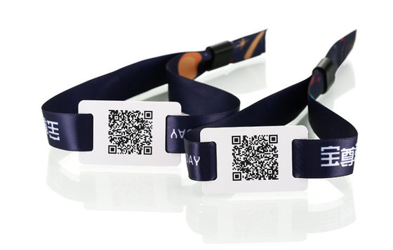 OEM 로고 스마트 NFC RFID 실리콘 손목밴드 워터파크용 방수 손목밴드