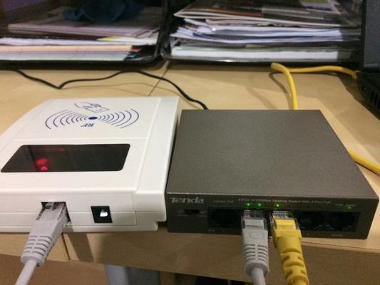데스크톱 사용 TCP RFID 근접 POE 카드 리더 LCD 화면으로 작성